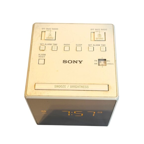 Vintage Sony Cube Digital Alarm Clock Radio Model ICF-C1T AM/FM Tested - Picture 8 of 11